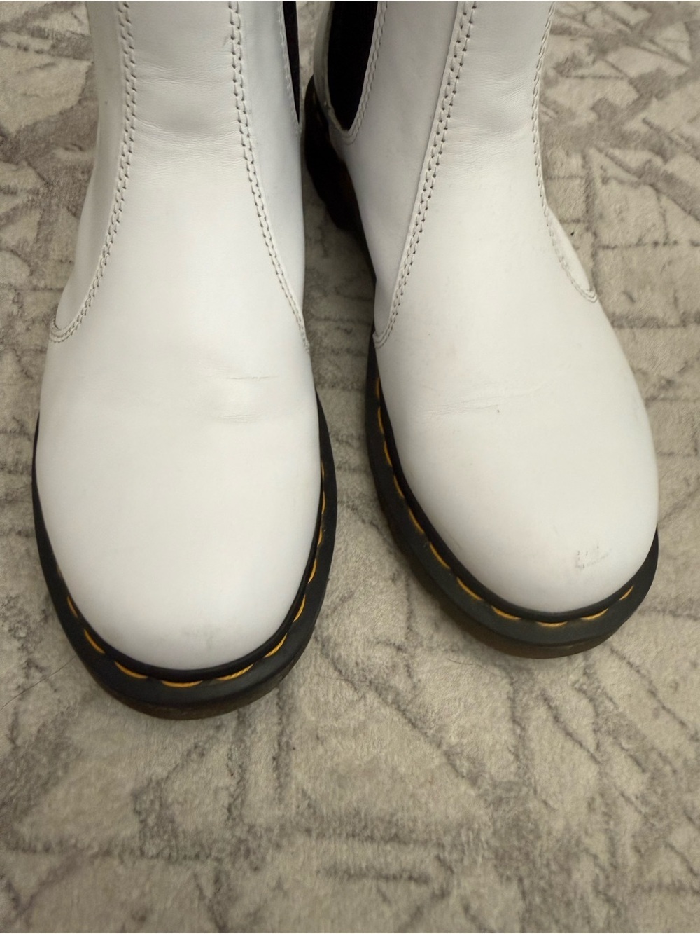 Dr. Martens 2976 White Chelsea Boots Smooth Leather Yellow Stitch Size 11 - Picture 4 of 13